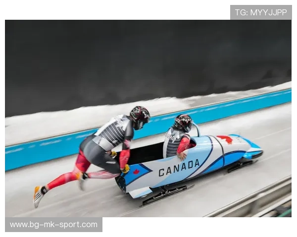 雪车赛高速赛道惊险刺激，团队协作至关重要，雪车比赛有什么技巧
