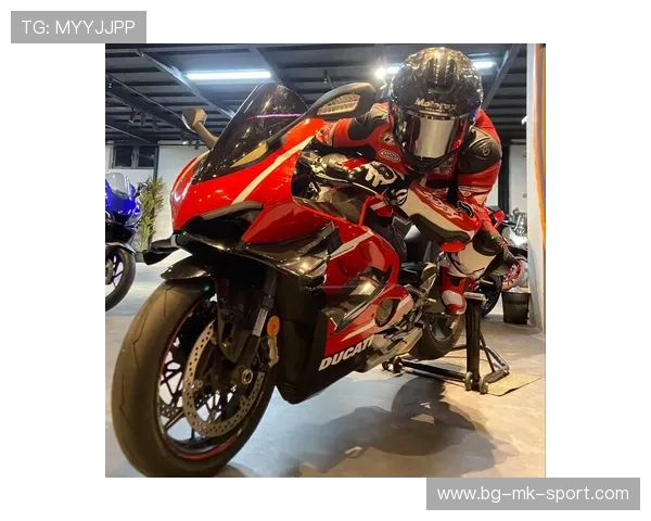 赛车服饰潮流:激发粉丝创意,赛车服设计图 赛车服饰潮流:激发粉丝创意,赛车服设计图